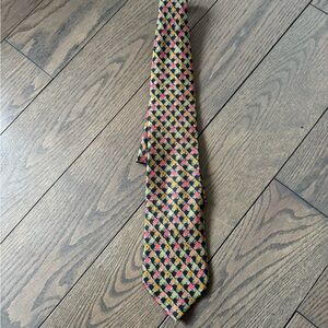 Men's Patterned Silk-Feel Tie in Yellow, Red & Black